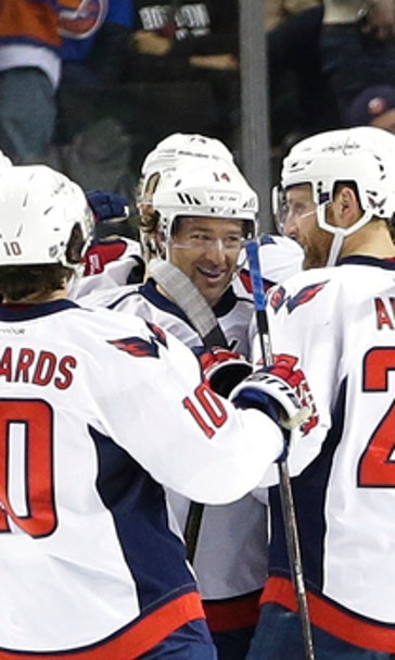 Williams scores late in OT to lift Capitals past Islanders